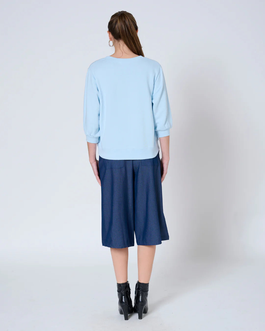 Anja V-Neck Pullover - Light Blue