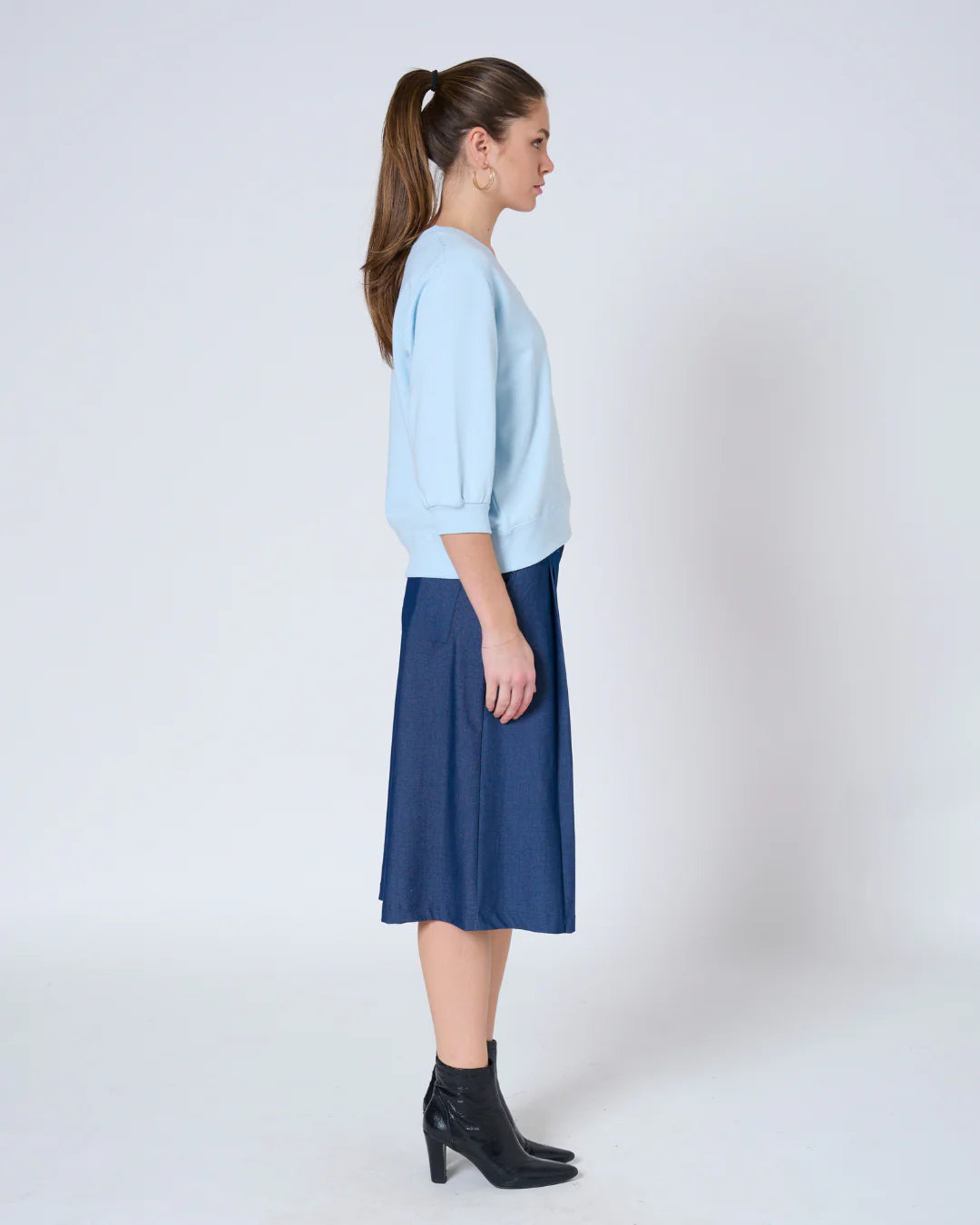 Anja V-Neck Pullover - Light Blue