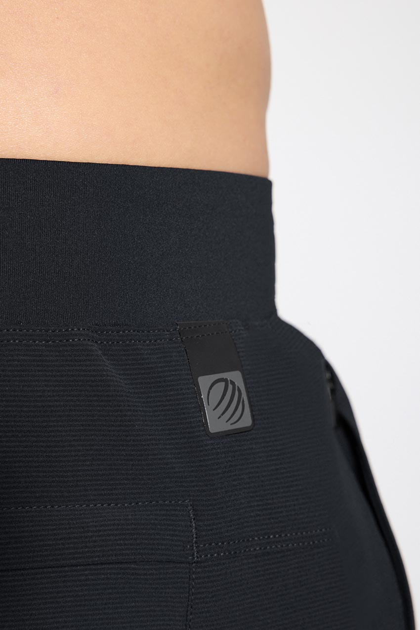 Rove Stretch Woven Pant - True Black