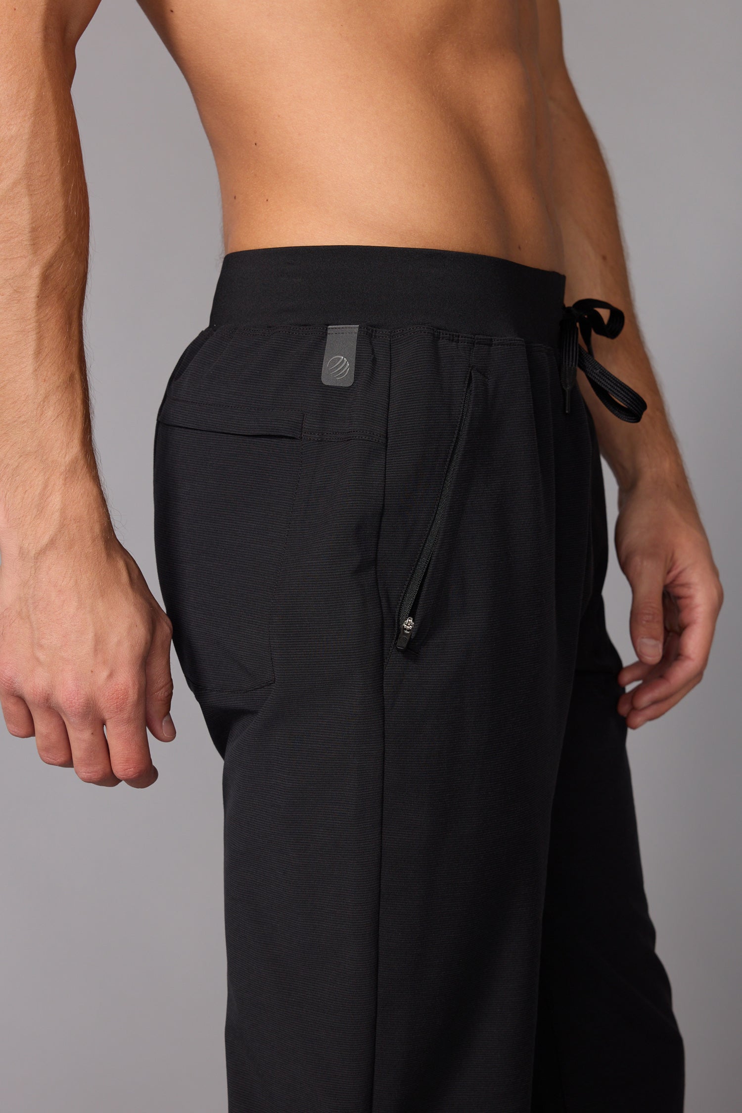 Rove Stretch Woven Pant - True Black