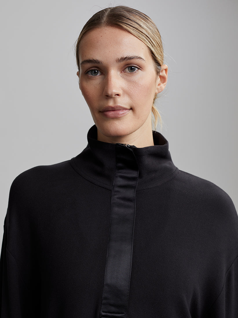 Roeder Half Zip in Black