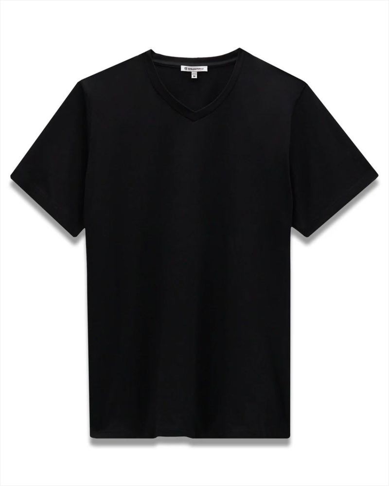 V-Neck T-Shirt in Black