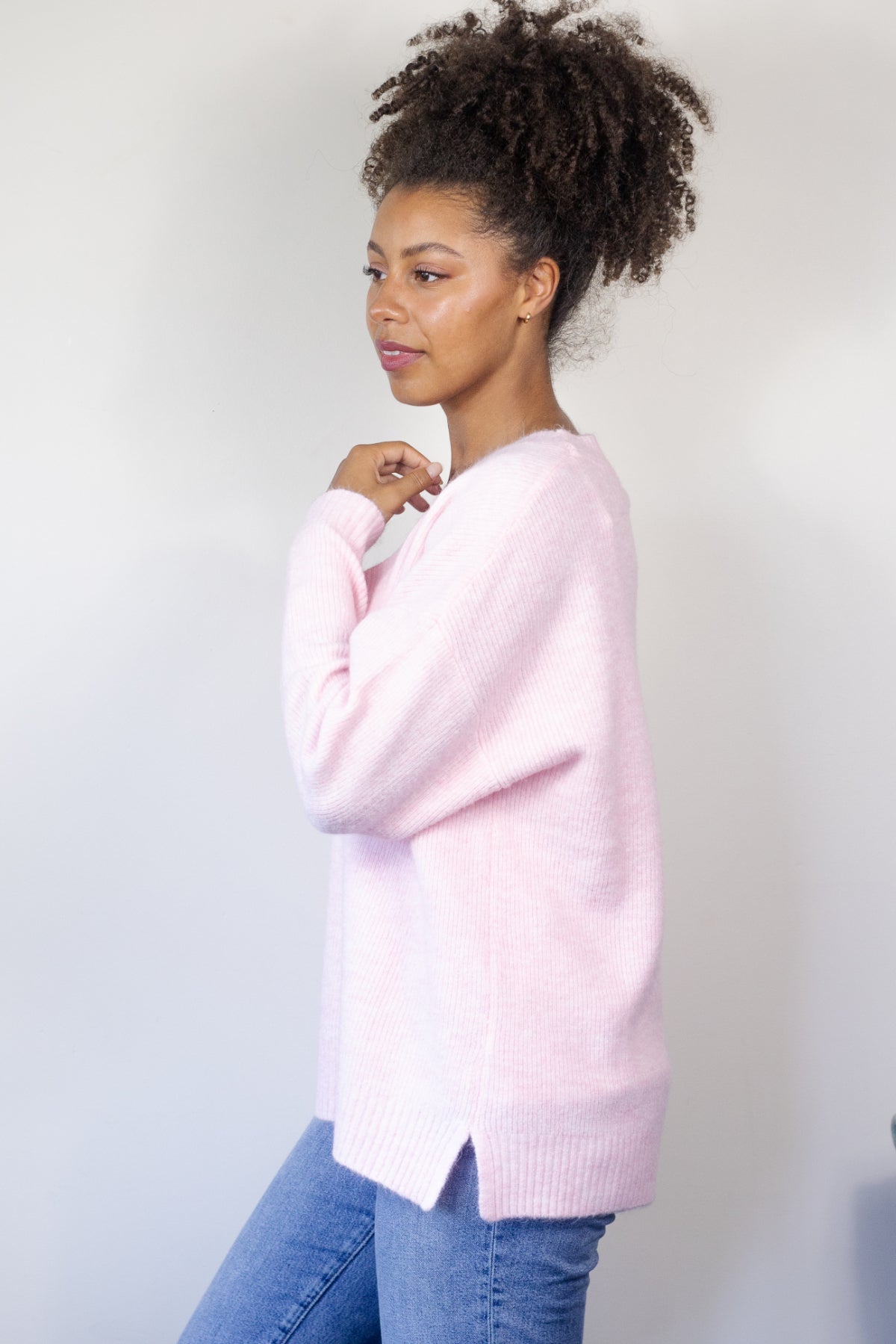 Boyfriend V-Neck Sweater in Pink