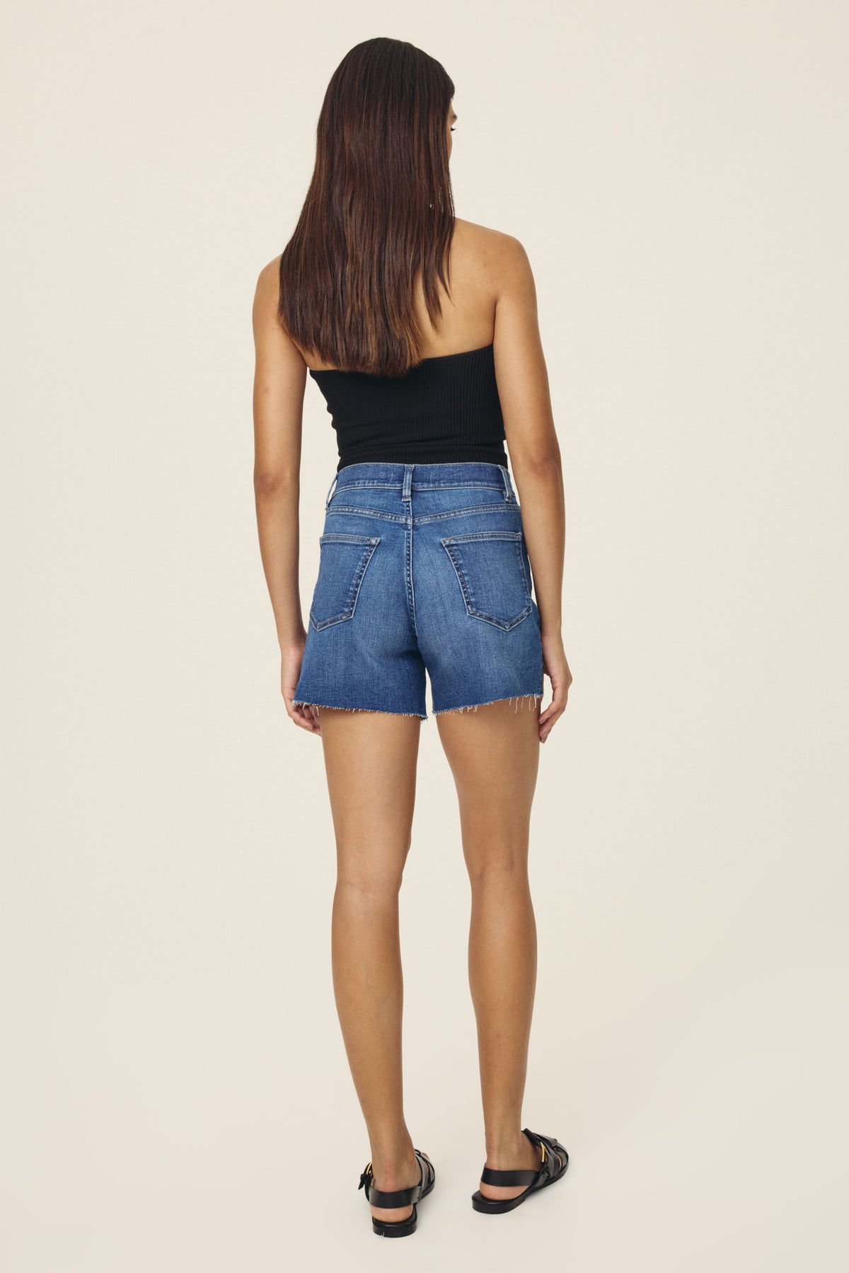 VVI Relaxed Short- Bucket