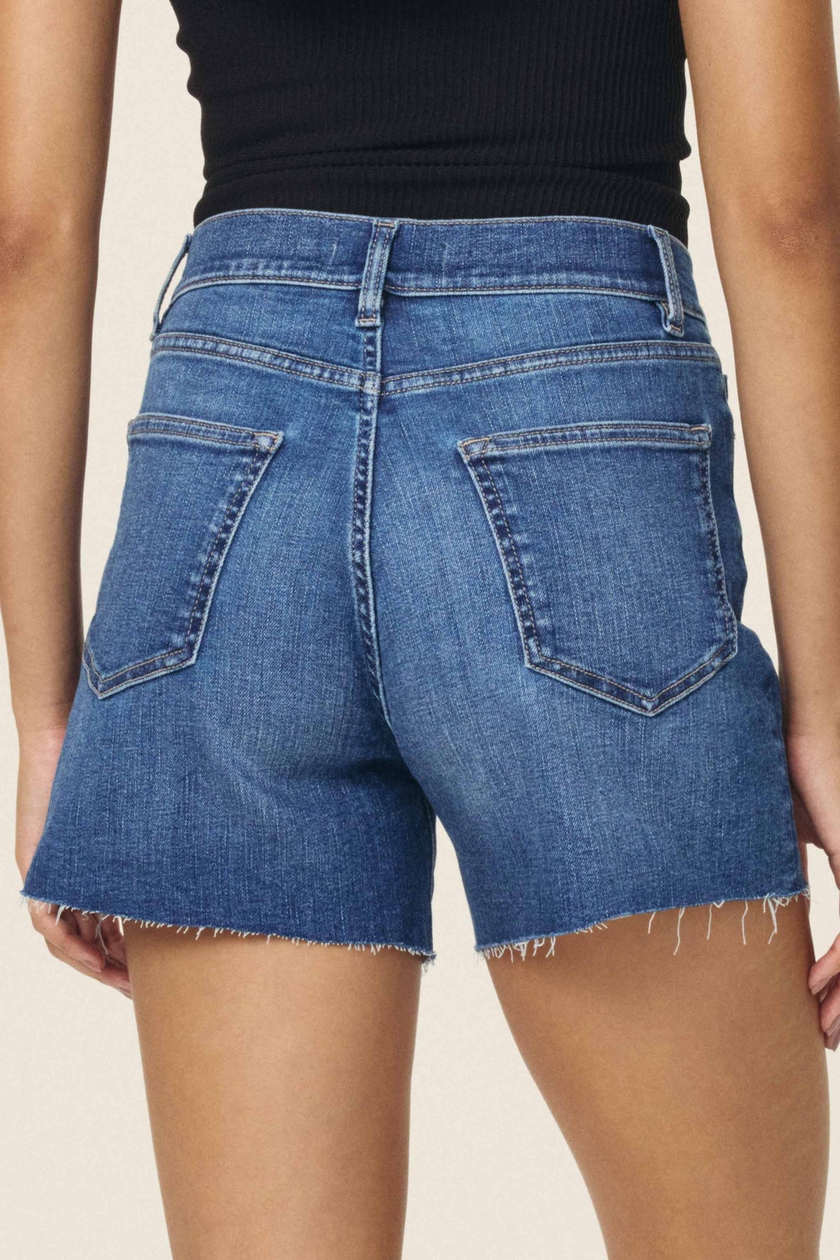 VVI Relaxed Short- Bucket